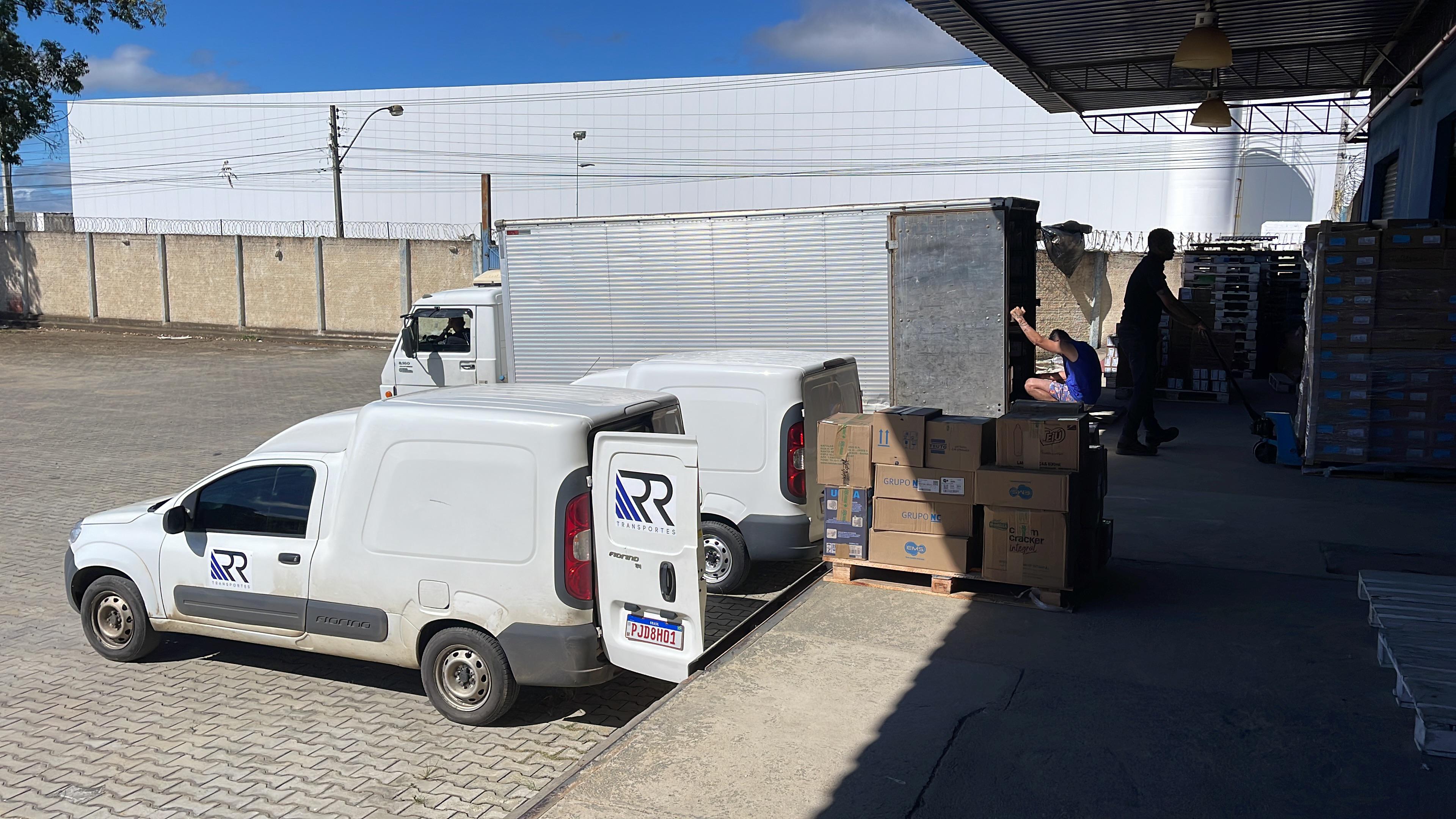 Foto 2 da frota da RR Transportes